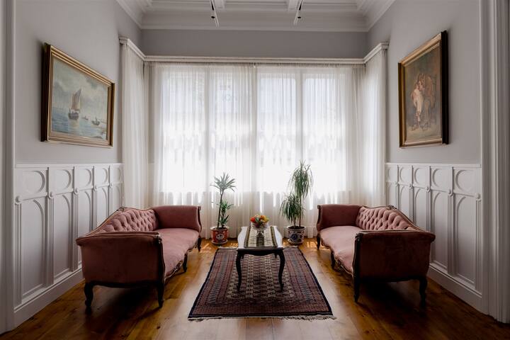 Victoria Mansion Luxurious Neoclassical Experience gallery image 5