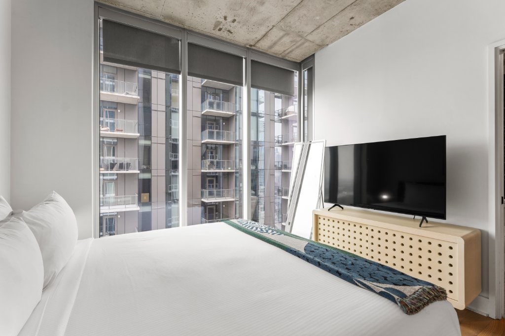Sunset Condo | Downtown *Rooftop Pool* & Views!