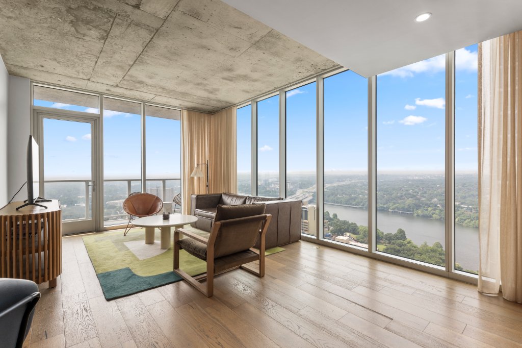 Sunset Condo | Downtown *Rooftop Pool* & Views!