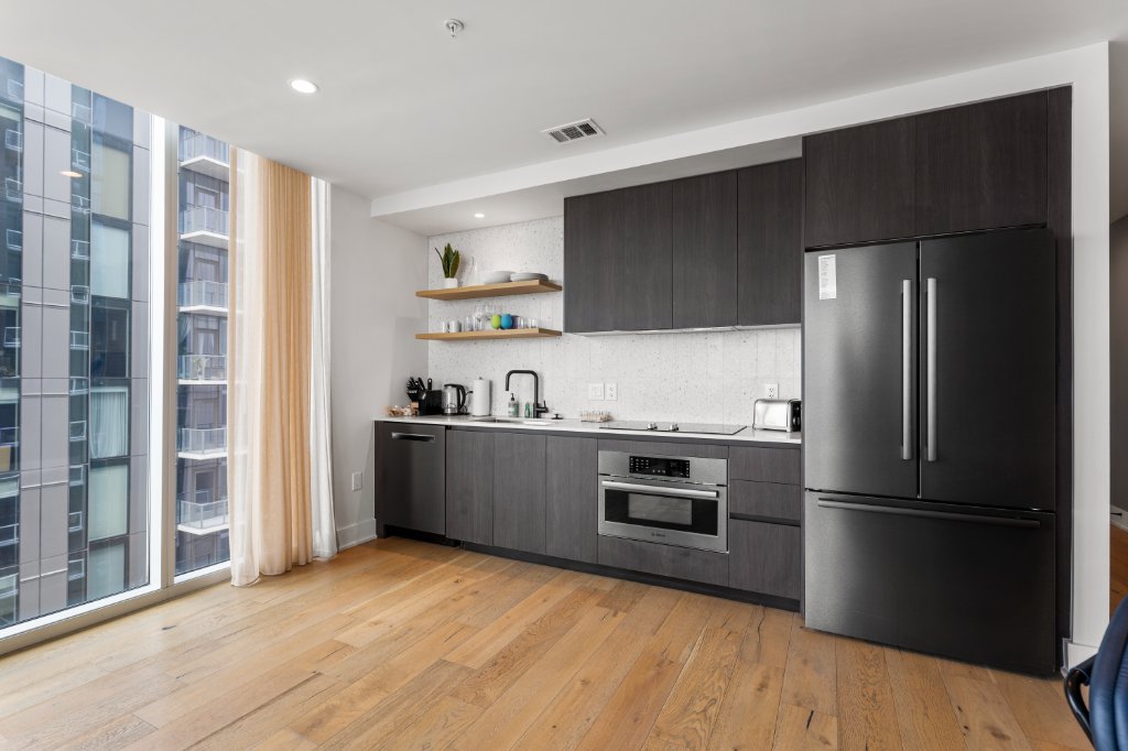 Sunset Condo | Downtown *Rooftop Pool* & Views!