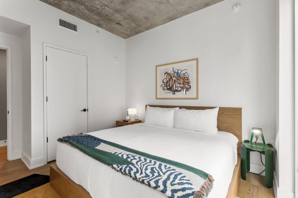 Sunset Condo | Downtown *Rooftop Pool* & Views!