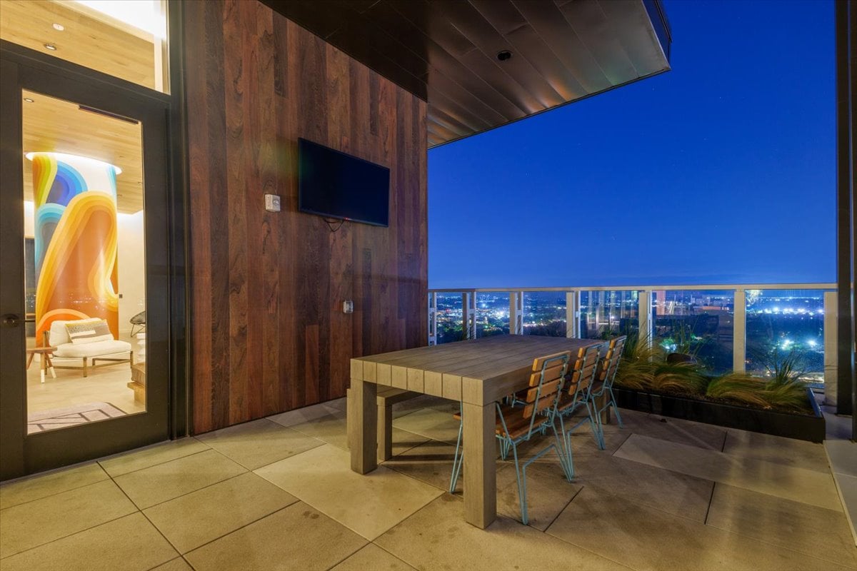 Sunset Condo | Downtown *Rooftop Pool* & Views!