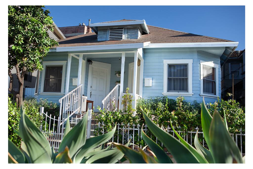 Modern Historic Bungalow Downtown Long Beach