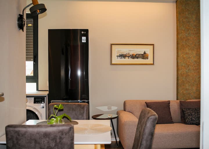 Central Flower Apartment 2 High Speed Internet - Albania