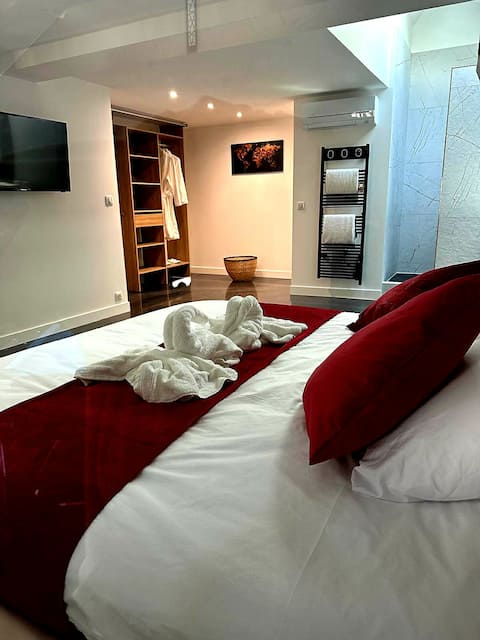 Premium loft with Jacuzzi