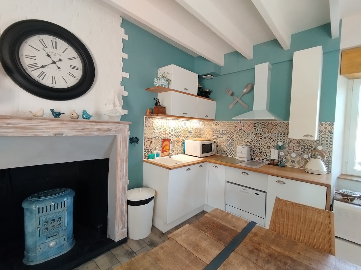 Propriété Airbnb réussie: Authentic house with sea view à Saint Méloir Des Ondes