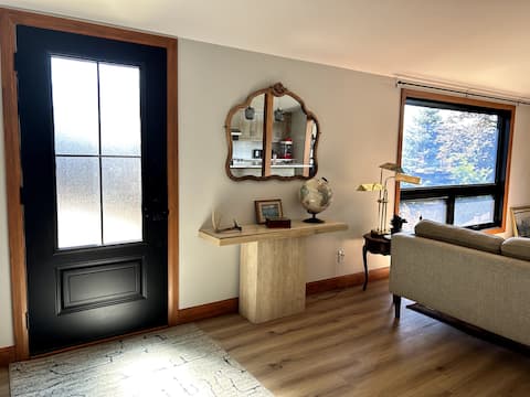 Popular Airbnb listing: The River Retreat on the Rideau in Ontario