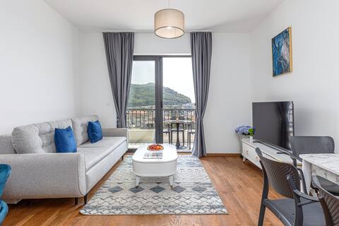 Popular Airbnb listing: Cozy - 2 bedroom apartment in Becici in Rafailovići