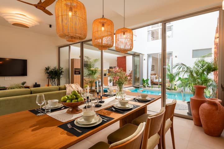 Dining area image 1