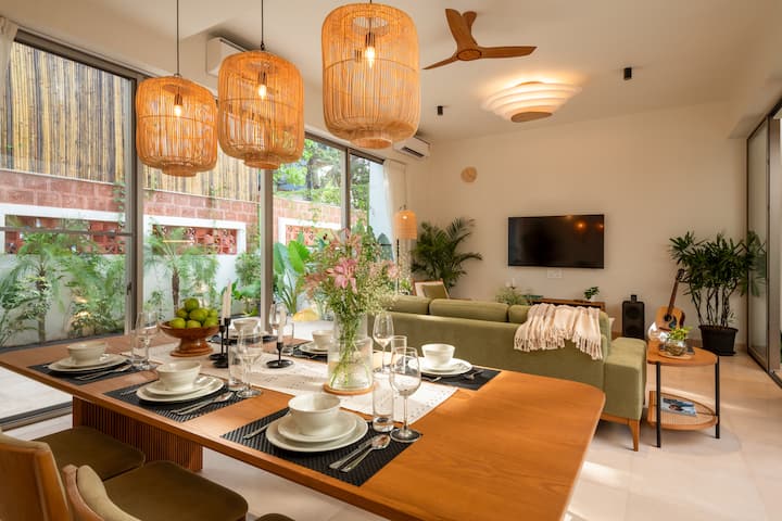 Dining area image 2