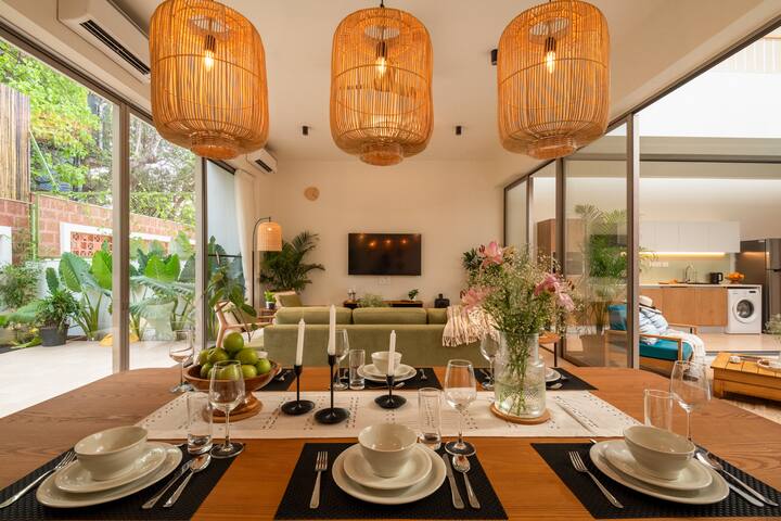 Dining area image 2