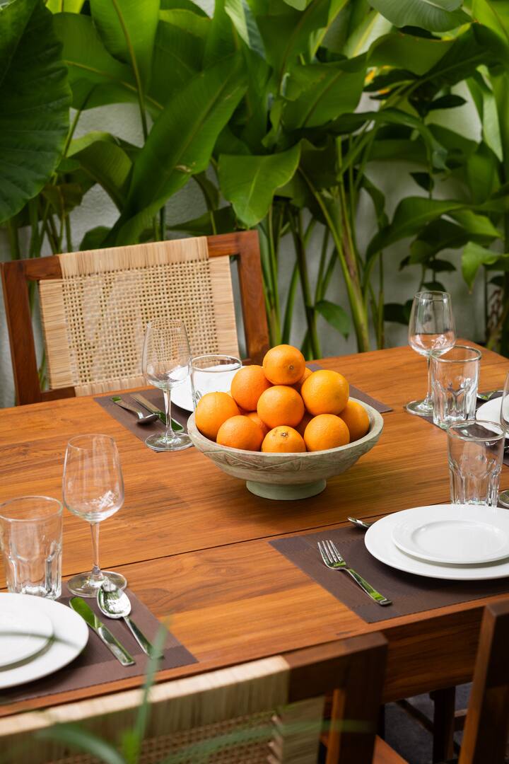 Dining area image 2