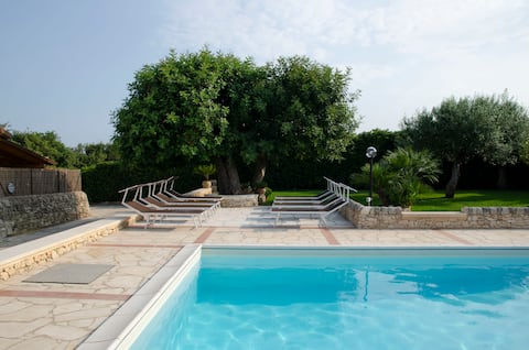 Charme Val di Noto View, w/Shared Pool & Parking
