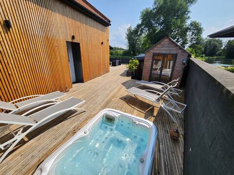 Hot tub | Sauna | Waterfront terrace