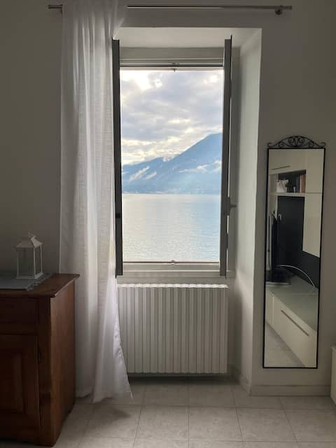 Top Airbnb: Giulia's house a short walk from the lake a Varenna