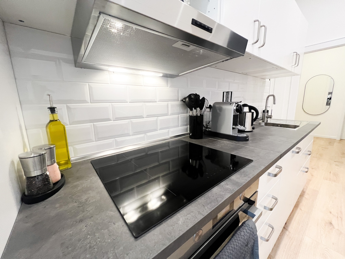 Popular Airbnb listing: Deluxe Apartment in Little Tokyo in Stadtmitte