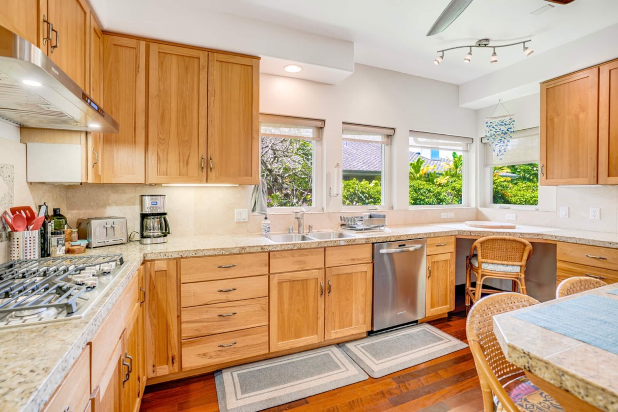 Home in Princeville · ★5.0 · 4 bedrooms · 4 beds · 4 baths - Image 14