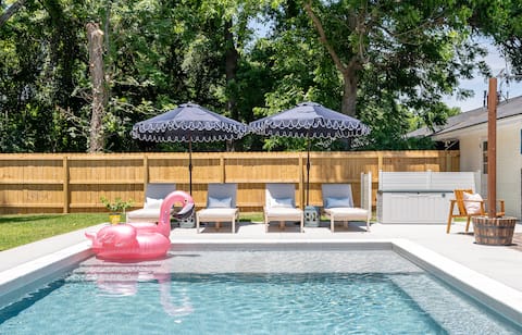 Choo Choo Chic 4 BR Retreat Heated Pool & GameRoom