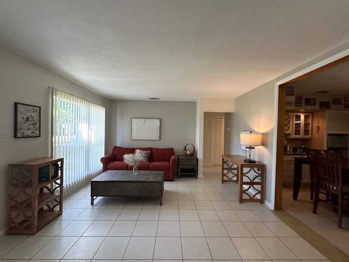 سرير/أريكة قابلة للسحب بحجم كوين