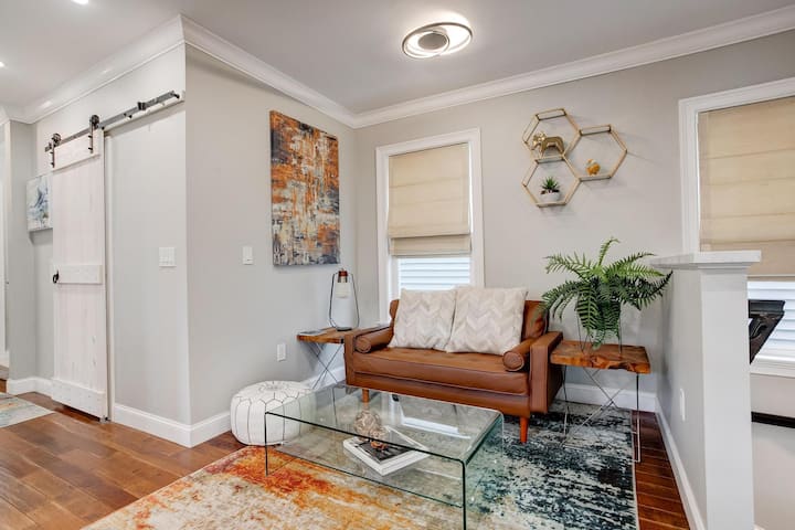 2 Bedroom Modern Condo W/private Roof Top! - Boston, MA