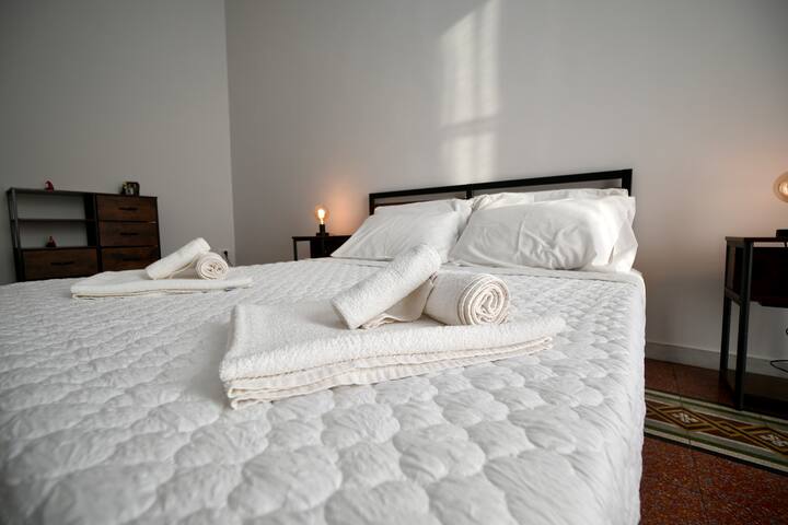 Eleganza e Ospitalità nel Cuore di Napoli gallery image 3