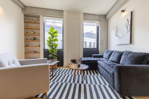 Successful Airbnb property: Modern Apartment with Terrace and Rooftop Views in Centro
