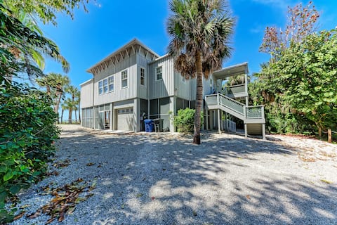 Private Beach & Incredible Sunsets-Exquisite Home