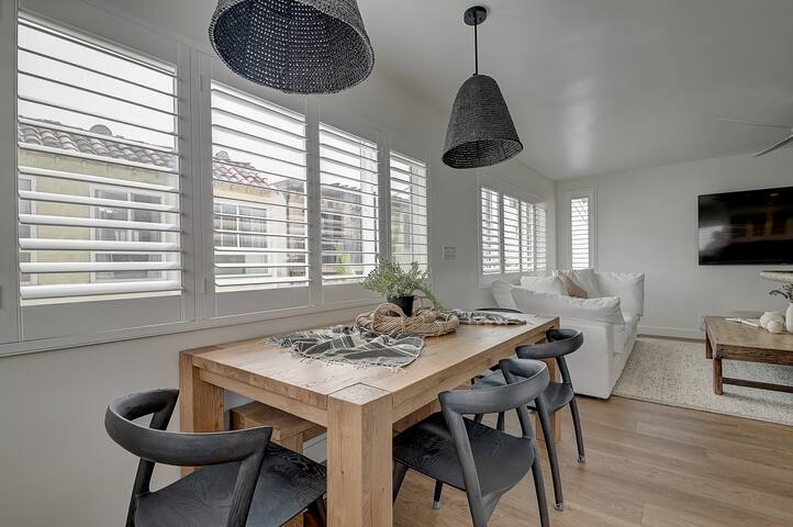 Manhattan Beach Luxury Home w/ Oceanview Balcony! gallery image 4