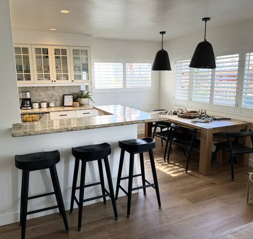 Manhattan Beach Luxury Home w/ Oceanview Balcony! gallery image 3