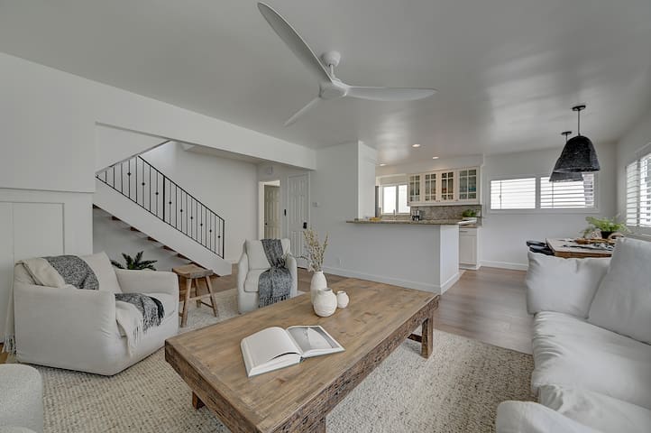 Manhattan Beach Luxury Home w/ Oceanview Balcony! gallery image 2