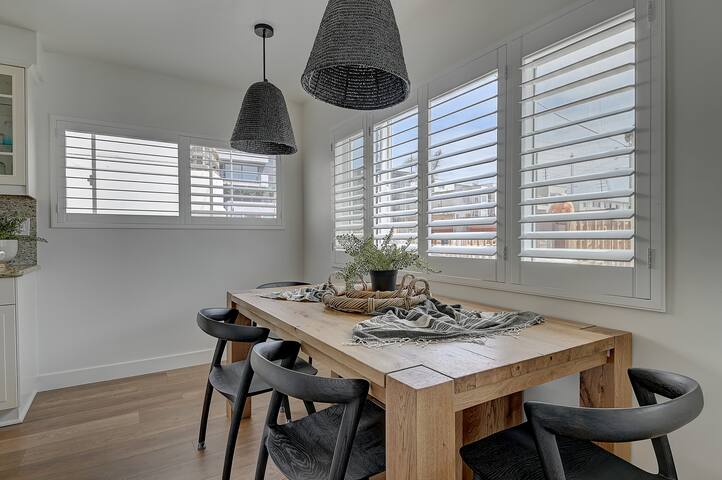 Manhattan Beach Luxury Home w/ Oceanview Balcony! gallery image 5