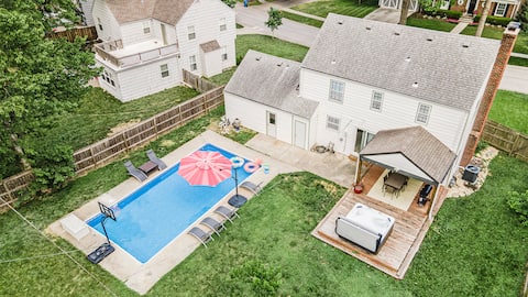 Tropical Hideaway: Hot Tub, Pool, Remodeled in PV