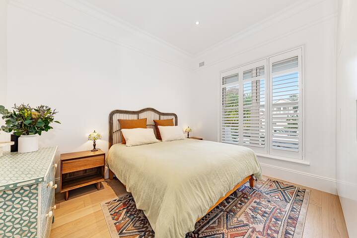 Sauna, parking, outdoor entertaining gallery image 5