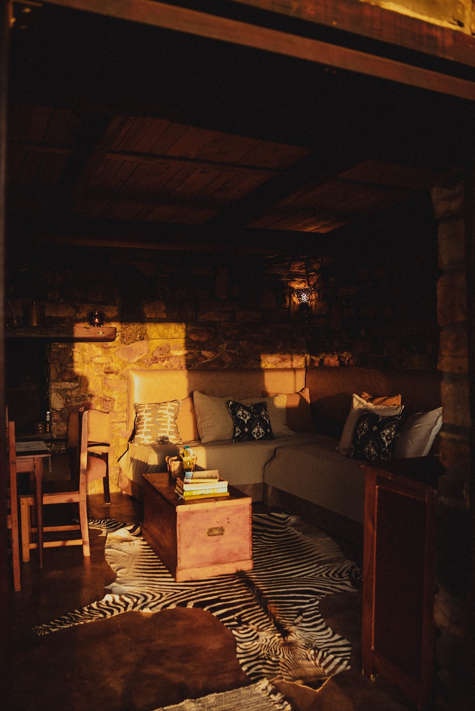 A stone cottage alone on a Cape mountain, Koue Bokkeveld, Western Cape, South Africa, photo 3 of 10