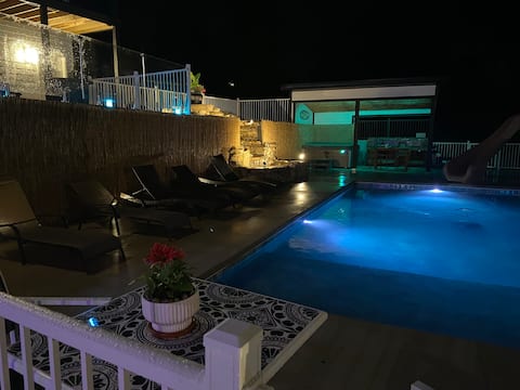 Family Reunions-Groups-5 Villas-Pool-Sleeps 29!