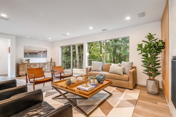 Spacious Designer Home | Garage + Ev, Foosball - Seattle