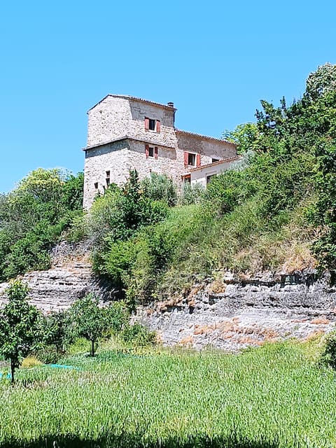 Provençal silk factory in a green setting