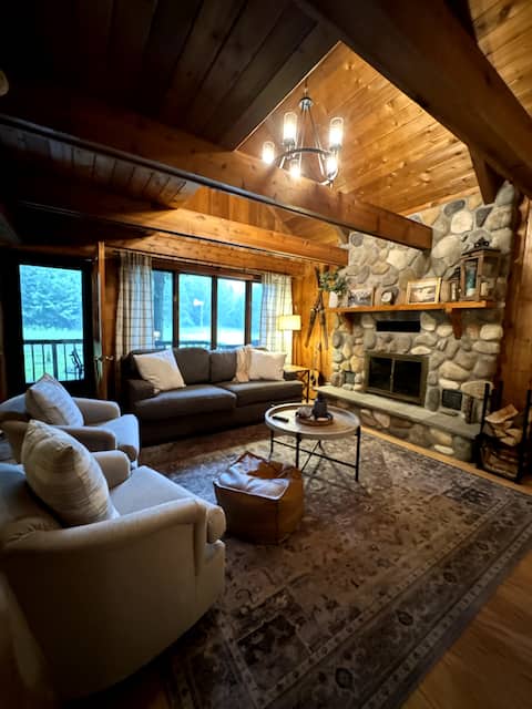Charming chalet near local ski/golf resorts