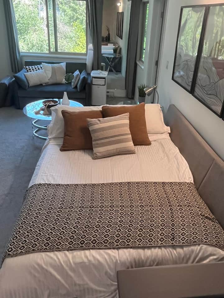Spring Deal! Creekside 2br:steps To Mtn-pool/hottb - Whistler