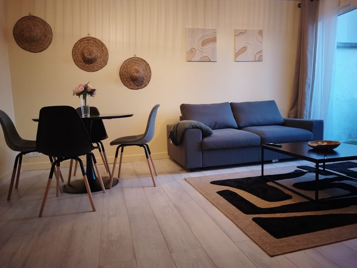 Top Airbnb: Renovated apartment for 4 a Bezons