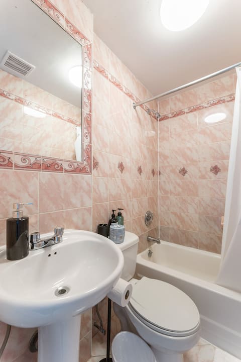 Popular Airbnb listing: Bay Ridge Serenity: Tranquil Studio in the City in Bay Ridge