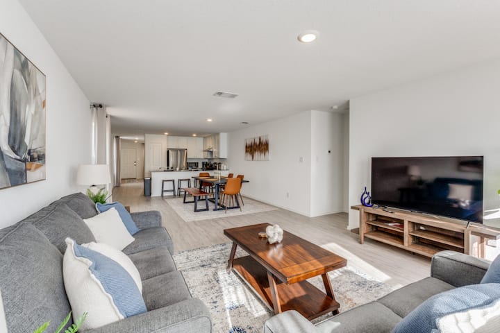 Cozy 4-bedroom Home - Perfect For Extended Stays! - New Braunfels, TX