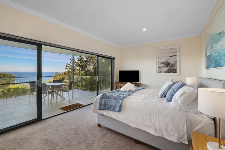 Bilgola – Luxury Modern House with Ocean Views gallery image 4