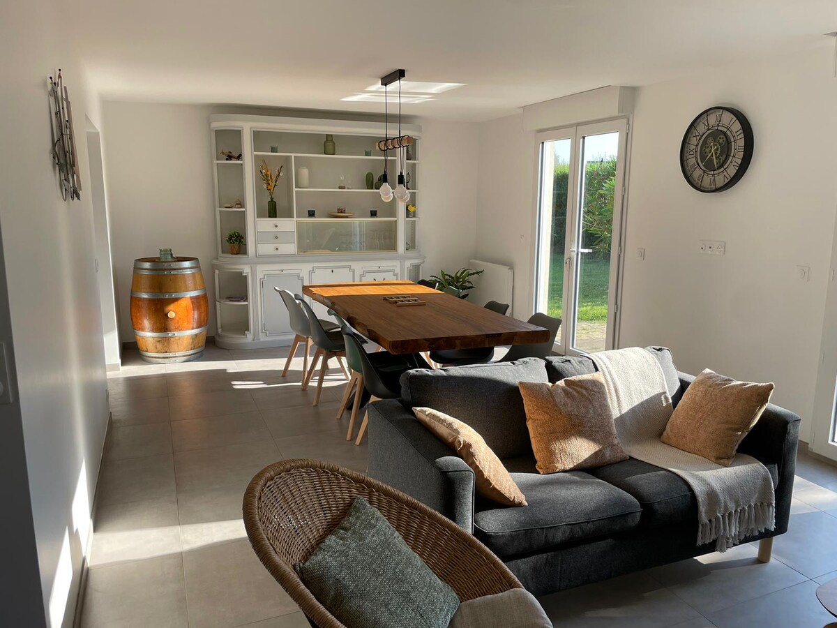 Top performing Airbnb: New: Renovated house 200 m from the beach - 3* in Loctudy