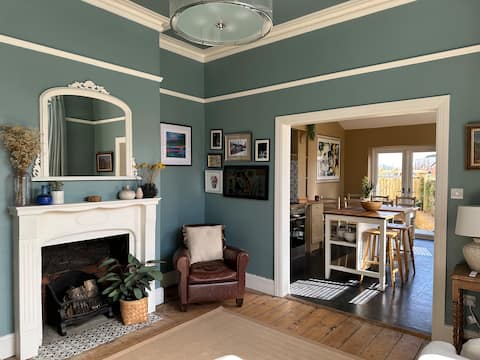 NEW Victorian Residence - sleeps 12