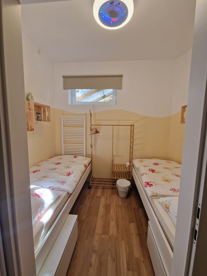 غرفة النوم 1