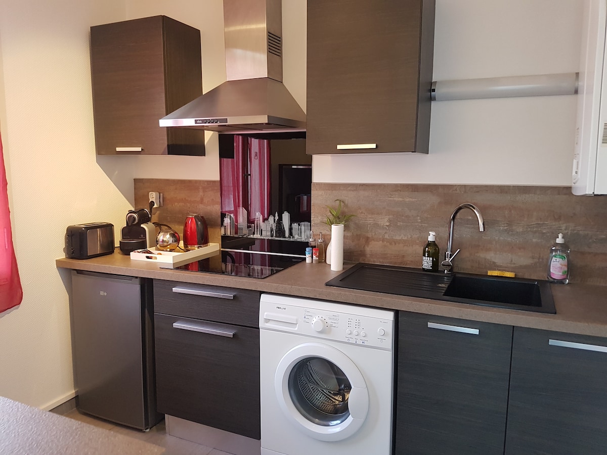 Top Airbnb: T1 Bis - historic center - very quiet - terrace a Agen