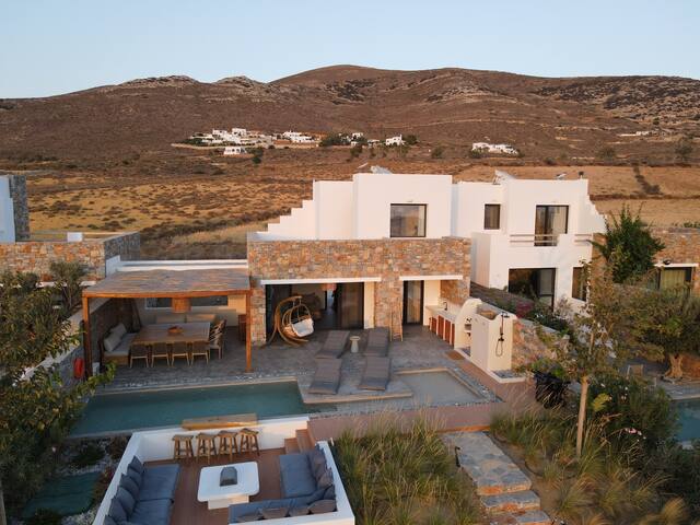 Villa Liv, Stunning views, Pool gallery image 3