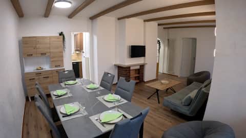 Top performing Airbnb: Holiday home with pool in Caslano, Lugano, Ticino in Ticino