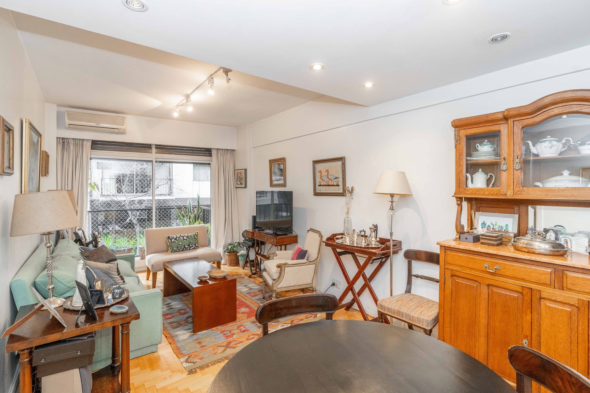 Room in a shared apartment with private bathroom in Recoleta